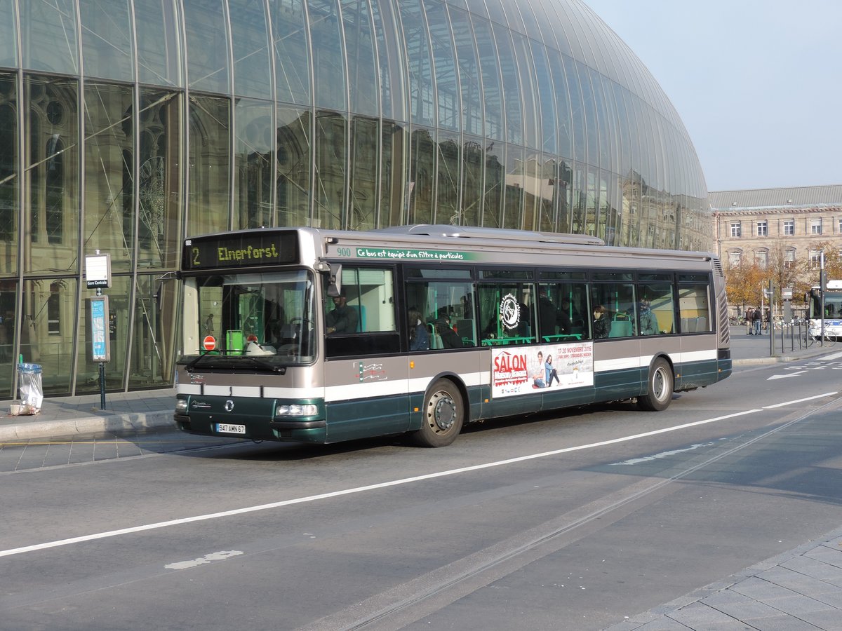 Strassburg, 14. November 2016 : Irisbus Agora, Wagen 900, auf der Linie 2 eingesetzt..