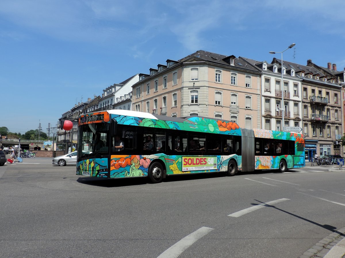 Strassburg - 17. July 2019 : Solaris Urbino 18 IV CNG mit dem neuen Farbschema auf der Linie L6 im Einsatz.