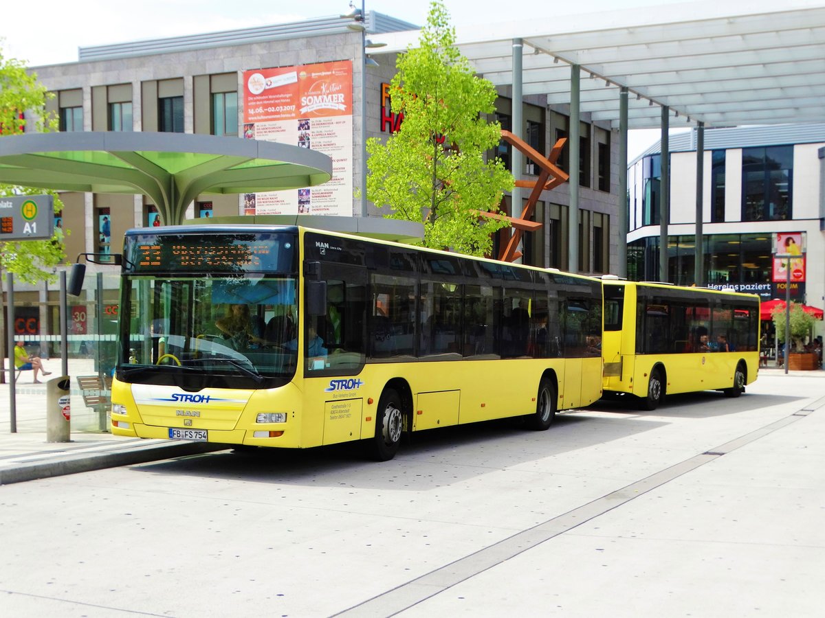 Stroh Bus MAN Lions City mit Göppel Maxi Train Anhänger am 23.06.17 in Hanau Freiheitsplatz