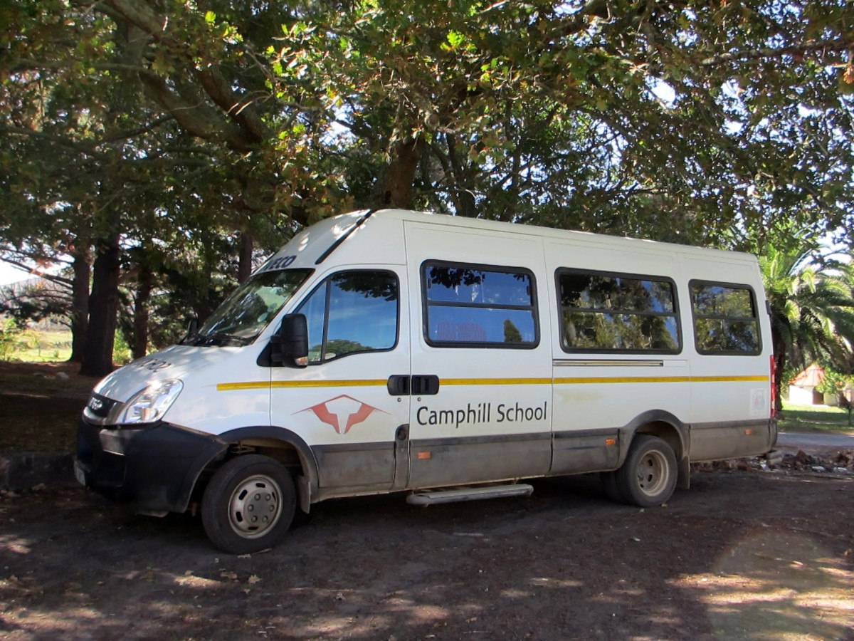 Südafrika / Hermanus: Iveco Daily - Schulbus. Aufgenommen im April 2015 in Hermanus.