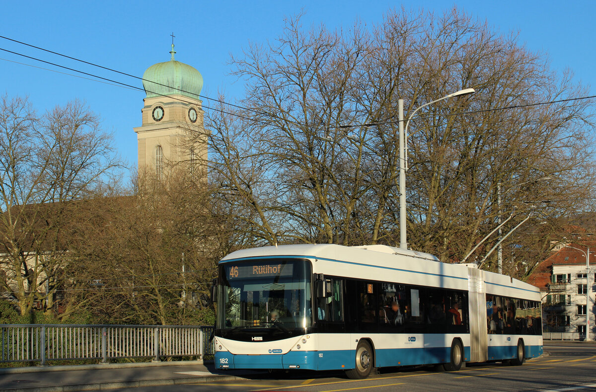 Swisstrolley 182 bei der Haltestelle Rosengartenstrasse am 16.03.2017.