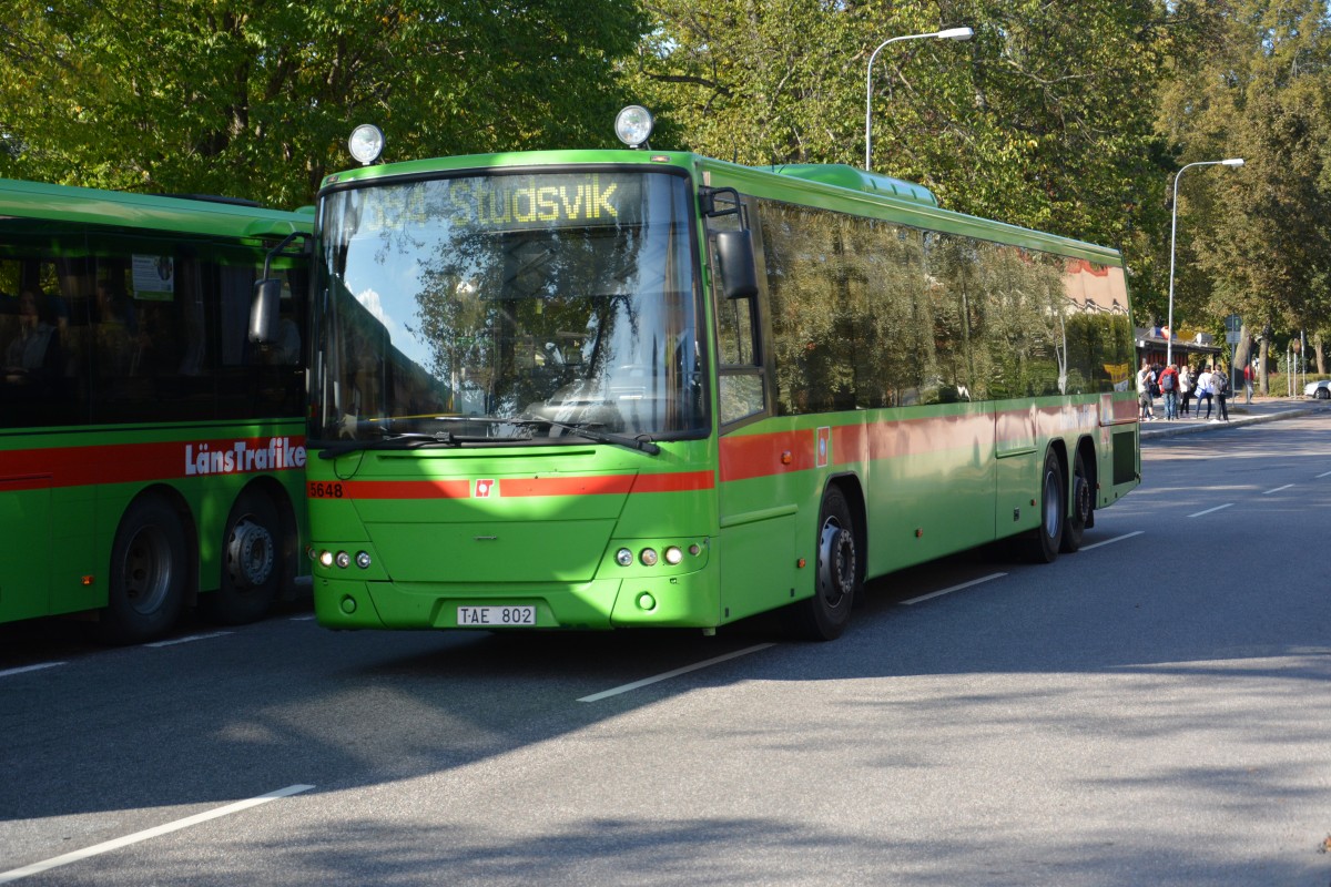 TAE 802 (Volvo 8700) fährt am 18.09.2014 auf der Linie 554. Aufgenommen am Busbahnhof Nyköping.
