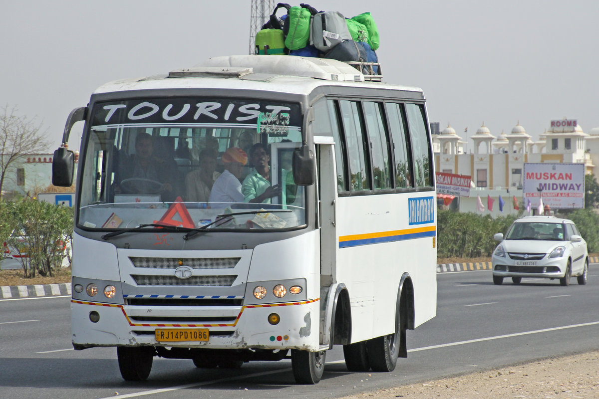 Tata, 17.Februar 2017, Jaipur Kishangarh Expressway, Rajasthan, Indien.