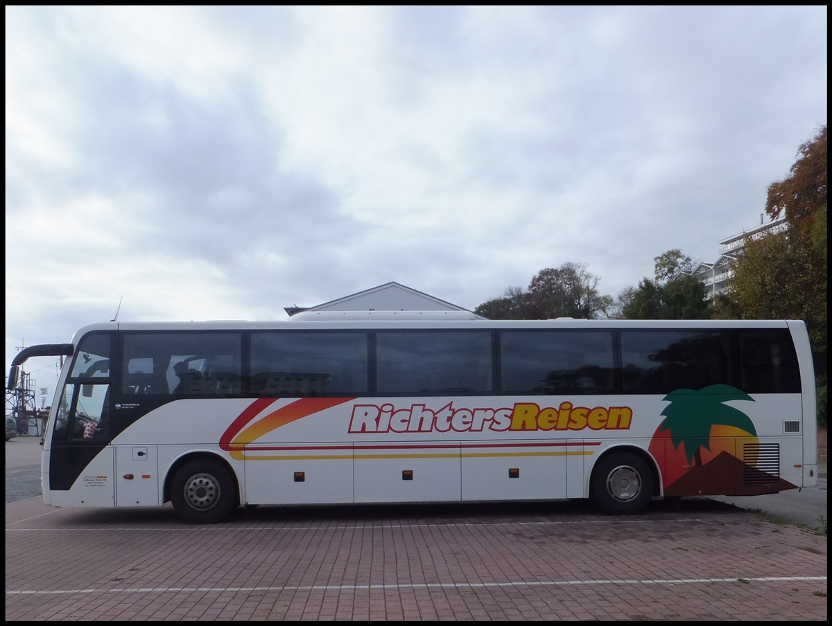 Temsa Safari RD von Richters Reisen aus Deutschland im Stadthafen Sassnitz am 20.10.2013