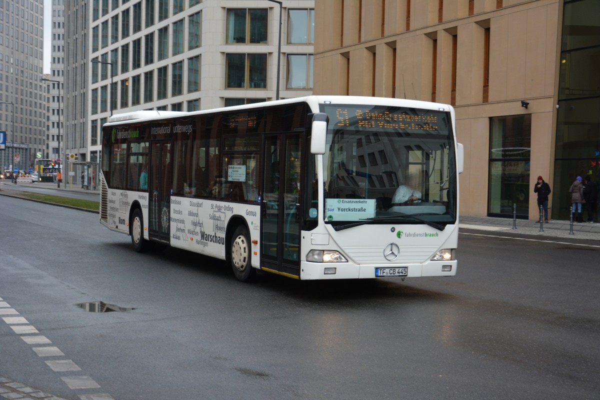 TF-CB 445 fährt am 14.03.2015 für die S-Bahn Berlin SEV. Aufgenommen wurde ein Mercedes Benz Citaro / Berlin Stresemannstraße.
