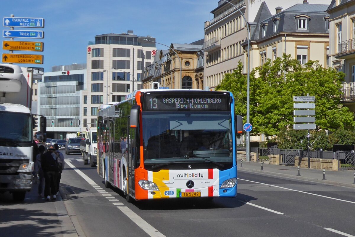 TG 5742, Mercedes Benz Citaro, des VDL in den Straßen der Oberstadt Luxemburgs unterwegs.. 05.2022