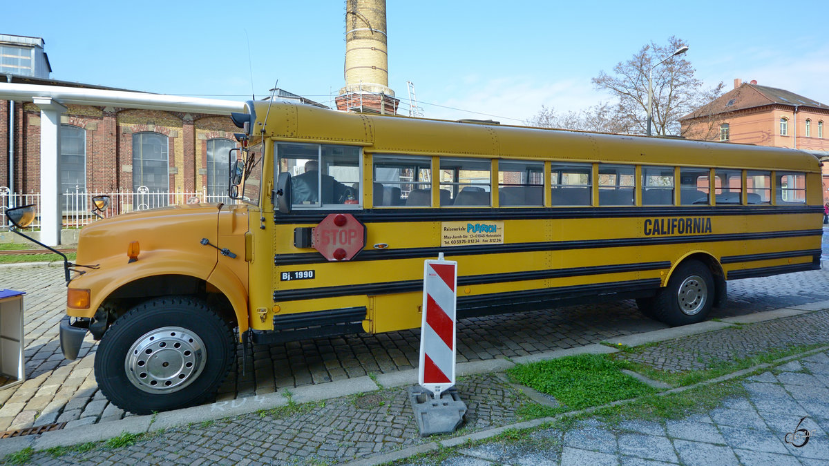 The International 3800 T444E  American Schoolbus  in good old Germany (Dresden, April 2017)