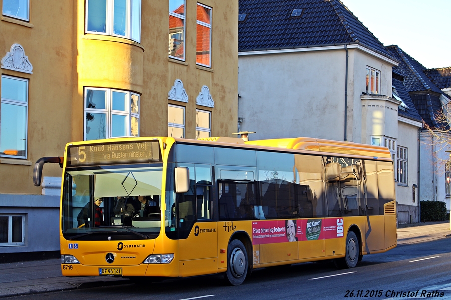 Tide 8719 - DF 96 141 - Kolding (DK), Mazantigade - mit Werbung für IBC - 26.11.2015