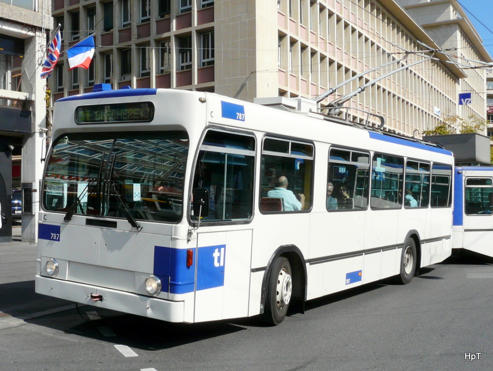 TL - NAW Trolleybus Nr.787 unterwegs auf der Linie 21 in Lausanne am 22.09.2014