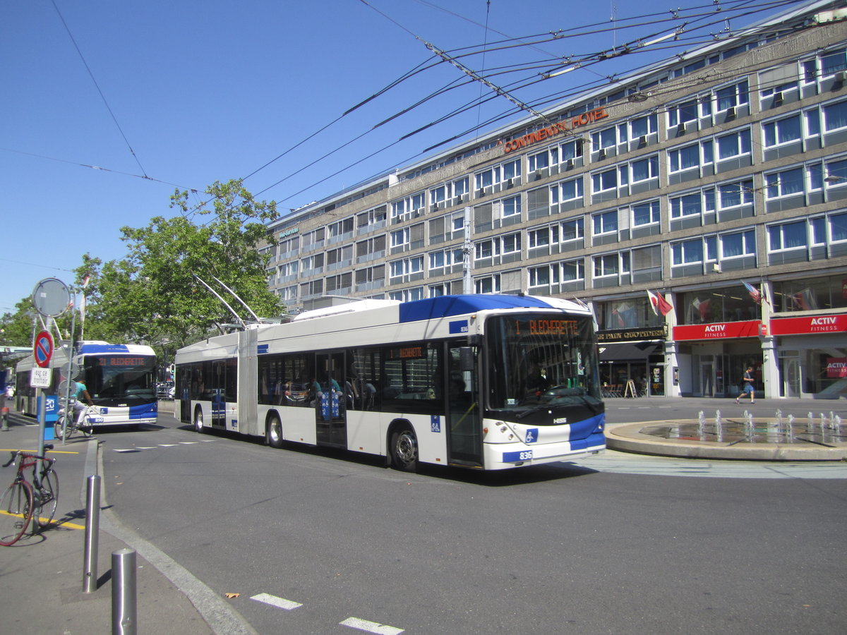 tl Nr. 836 (Hess Swisstrolley 3 BGT-N2C) am 30.7.2019 beim Bhf. Lausanne