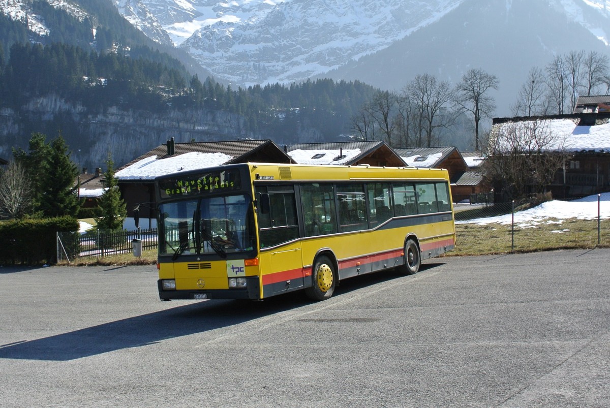 TPC MB 405N ex. AAGL als Reserve Skibus abgestellt in Champry, 18.03.2015.