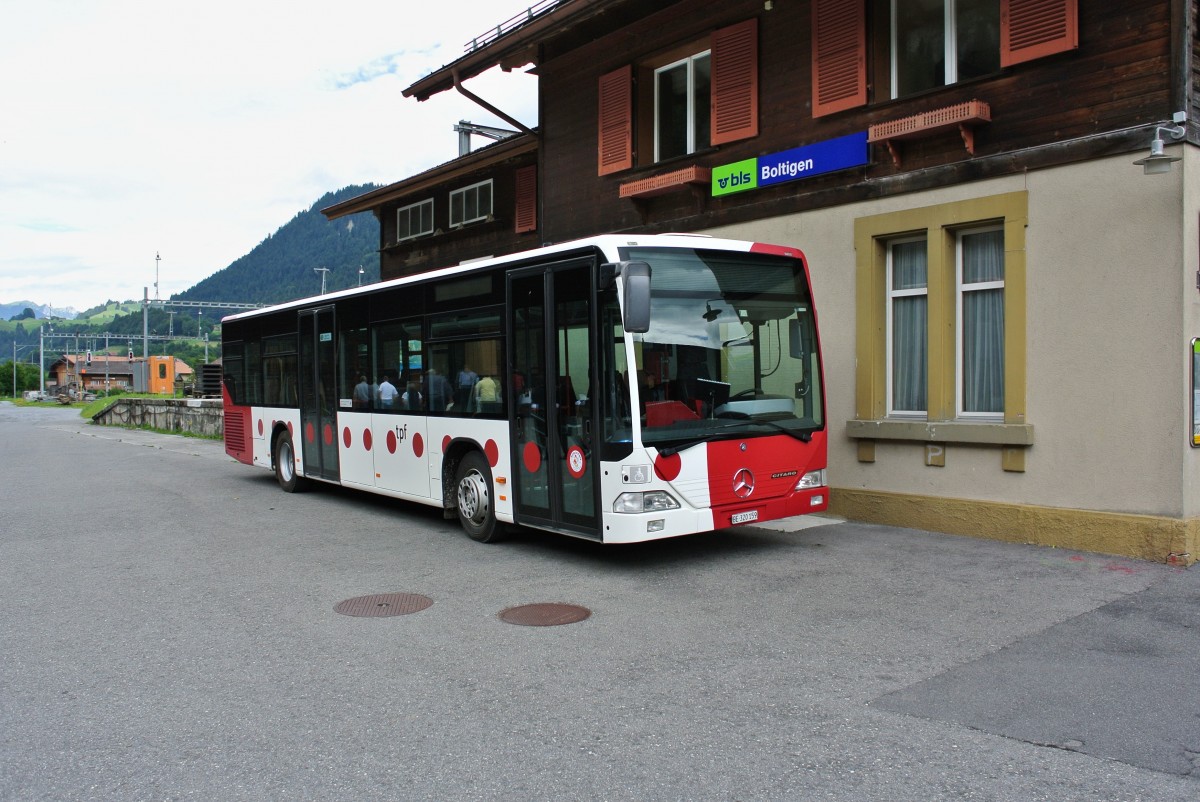 TPF Citaro I abgestellt beim Bahnhof Boltigen, 05.07.2014.