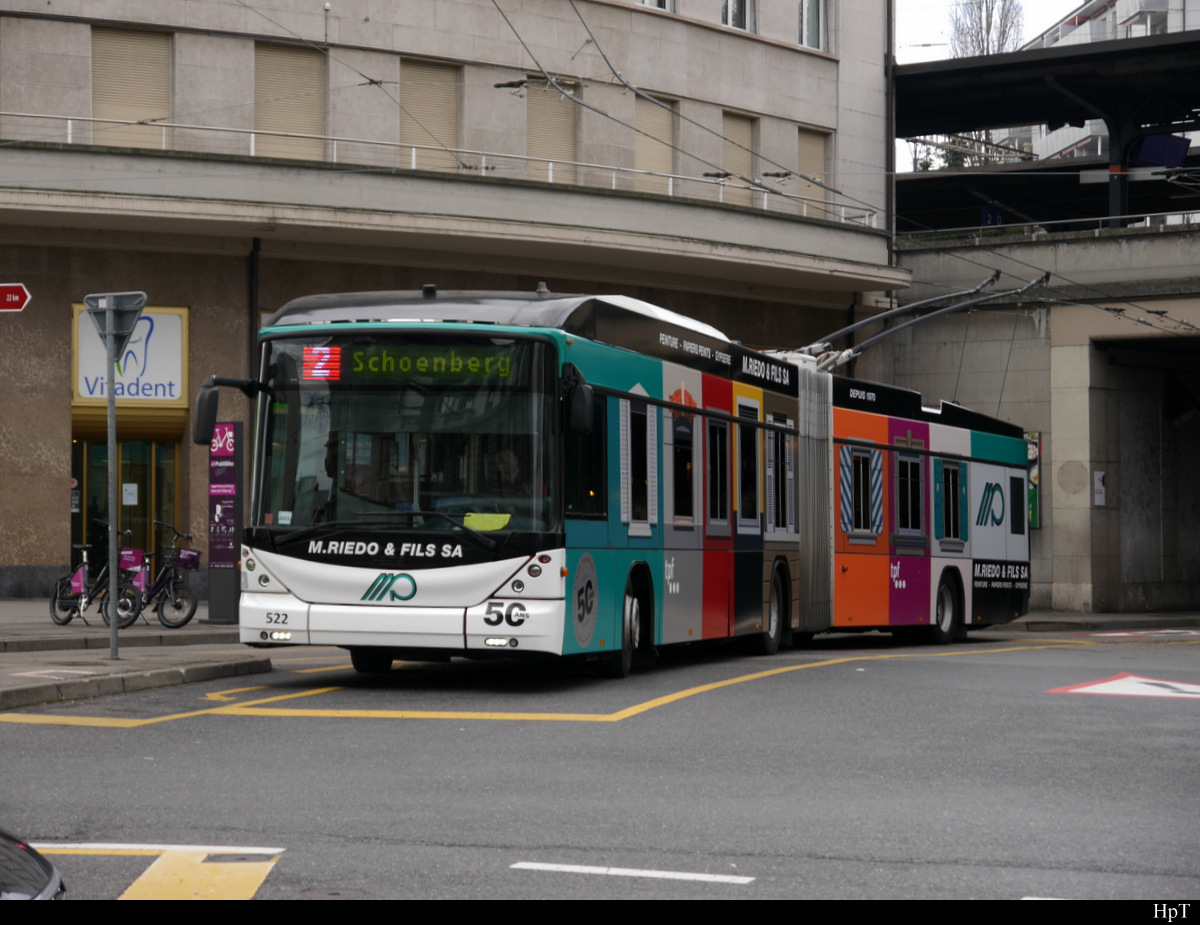 tpf - Hess Trolleybus Nr.522 unterwegs auf der Linie 2 in der Stadt Freiburg am 19.12.2020