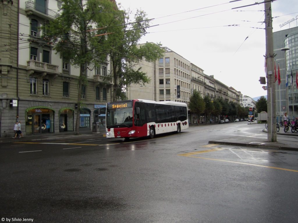 tpf Nr. 87 (Mercedes Citaro C2 O530LE) am 28.7.2018 beim Bhf. Fribourg