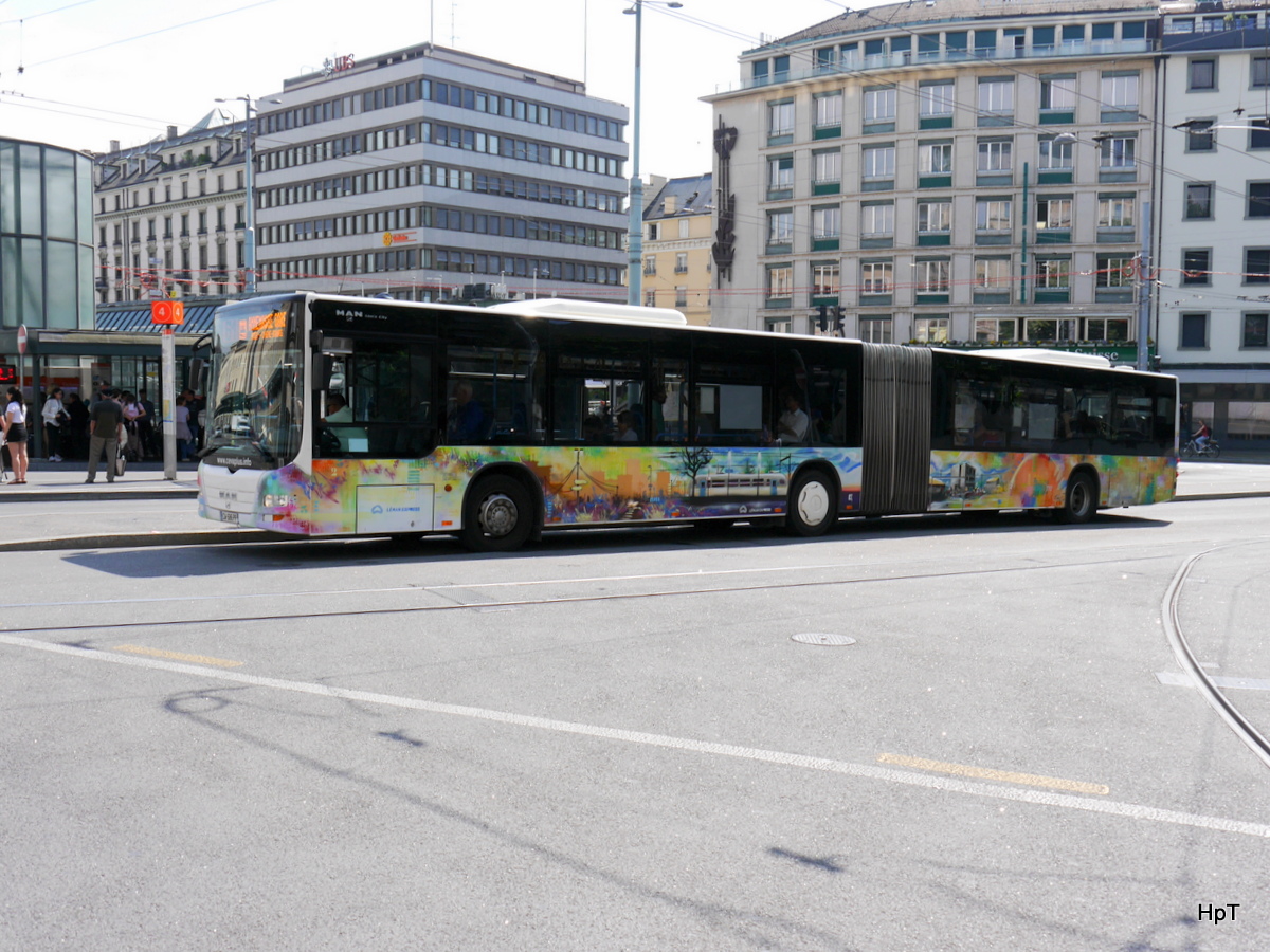 tpg - MAN Lion`s City Nr.702  CW 686 PB unterwegs auf der Linie 61 in der Stadt Genf am 03.06.2017