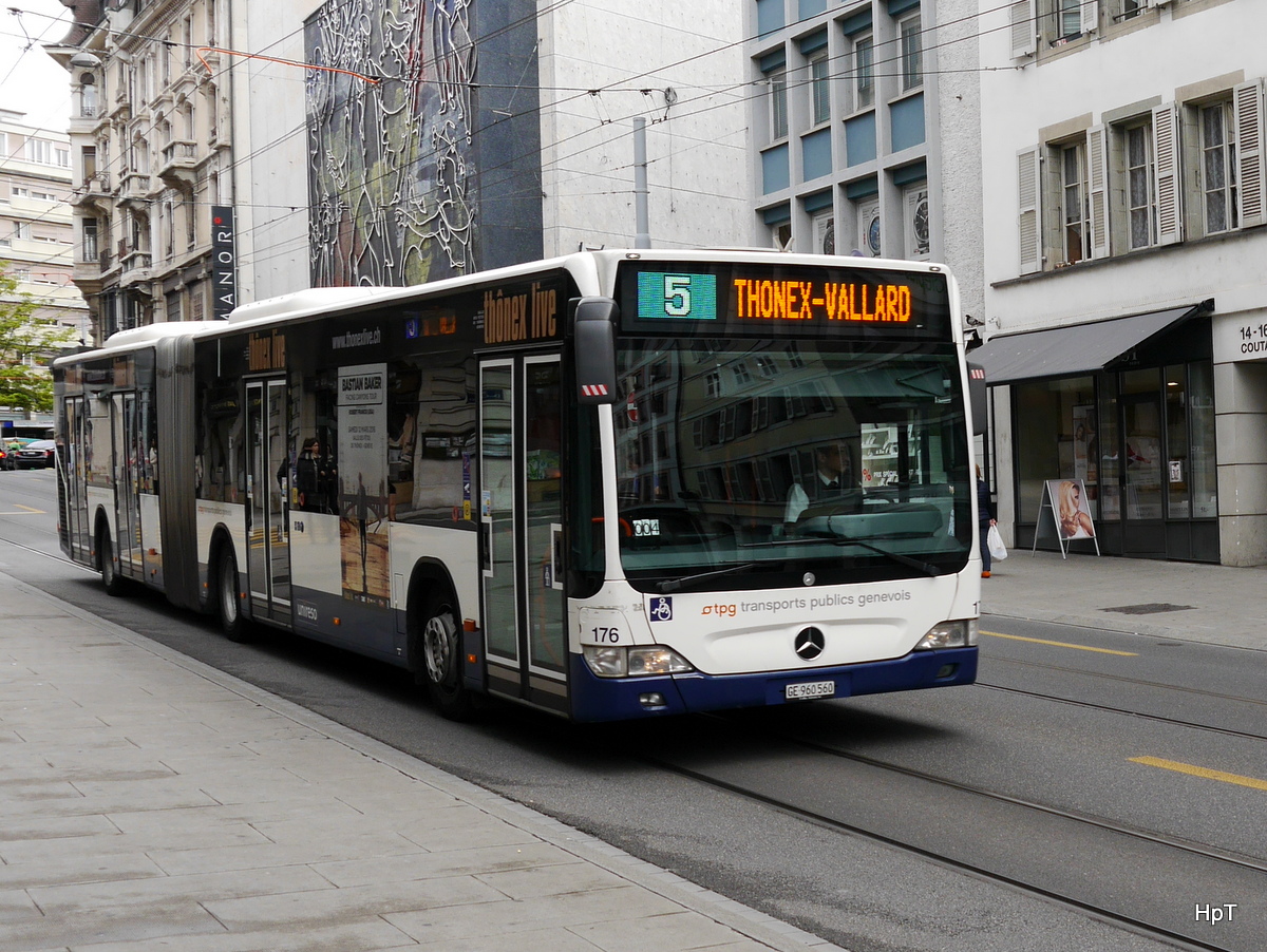 tpg - Mercedes Citaro Nr.176  GE 960560 unterwegs auf der Linie 5 in den Strassen von Genf am 04.06.2016