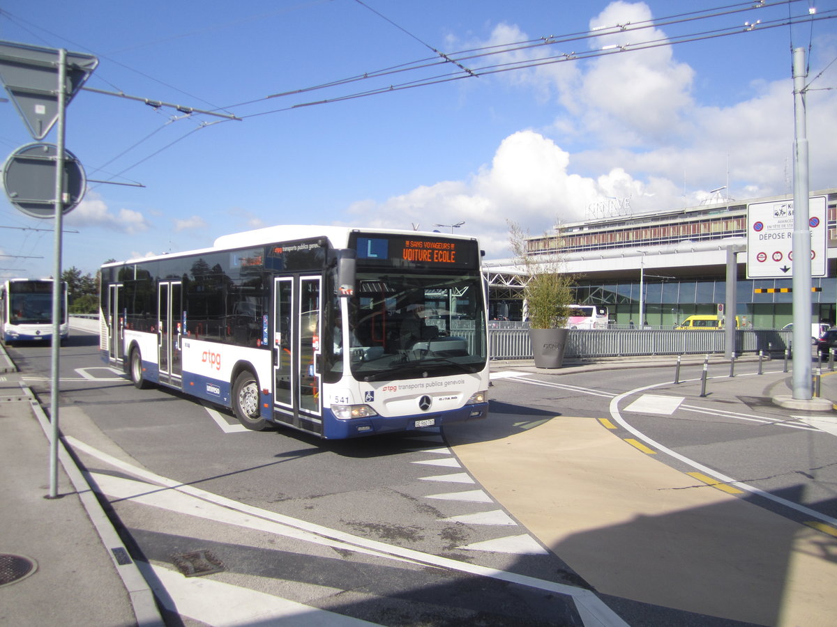 tpg Nr. 541 (Mercedes Citaro Facelift O530) am 3.5.2019 unterwegs als Fahrschule in Genève, Aéroport