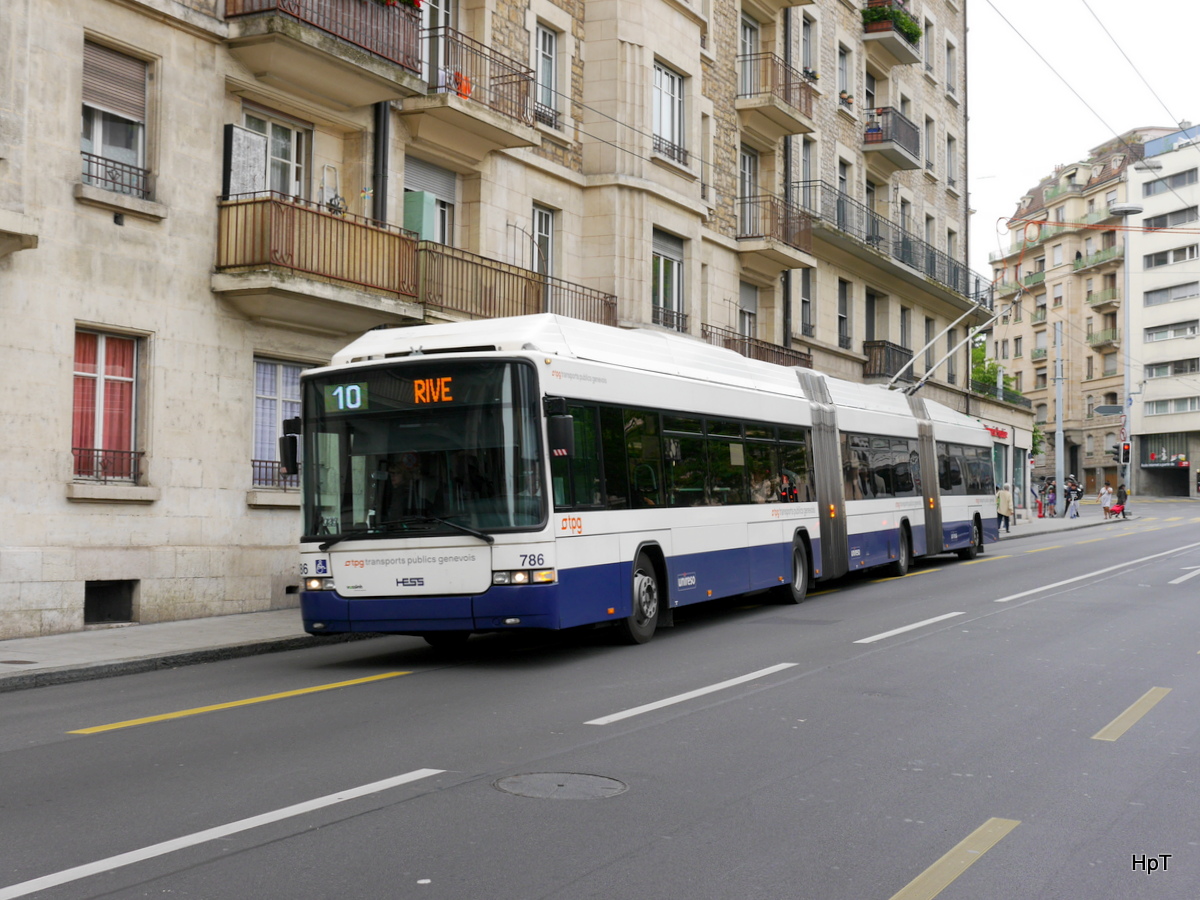 tpg - Schnappschuss des Trolleybus Nr.786 unterwegs auf der Linie 10 in den Strassen von Genf am 04.06.2016