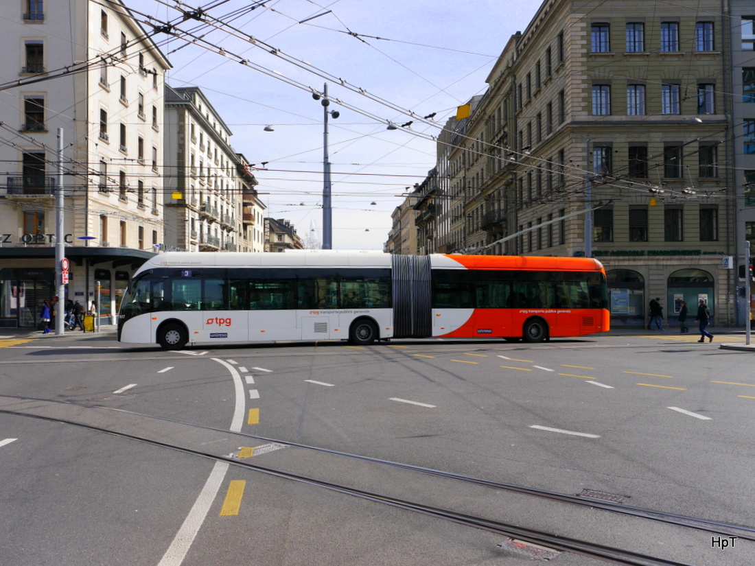 TPG - VanHool Trolleybus 1617 unterwegs auf der Linie 3 in Genf am 08.03.2015