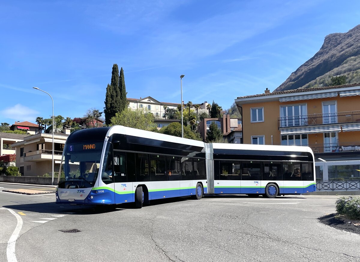 TPL, Lugano. Hess lighTram 19 OPP (nr.508) in Viganello, S.Siro. (4.4.2026)