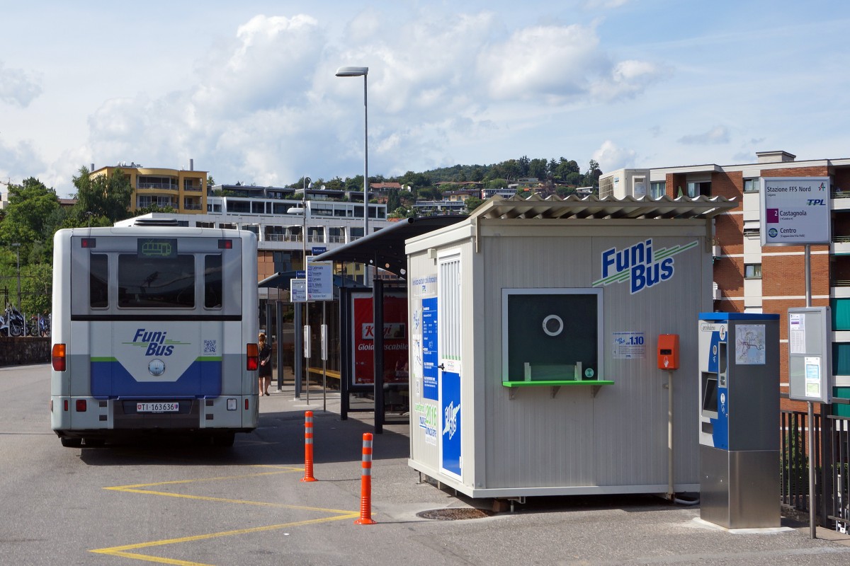 TPL: Mercedes CITARO Nr. 320 als FUNI BUS auf der provisorischen Station Lugano Nord am 21. Juni 2015. Er steht im Einsatz als Bahnersatz für das FUNI bis 2016.
Foto: Walter Ruetsch 