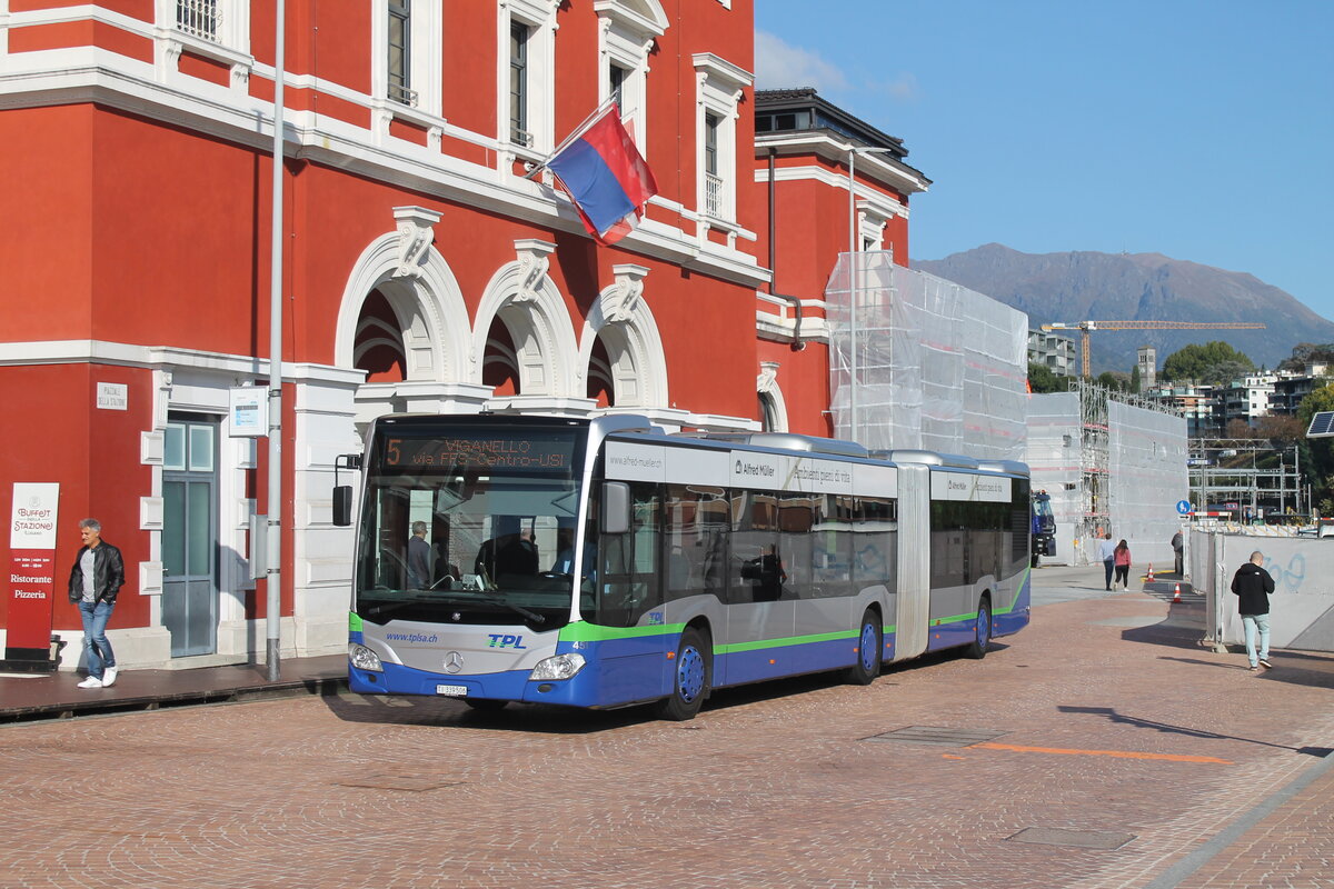 tpl Nr. 451 (Mercedes Citaro C O530G) am 2.10.2025 beim Bhf. Lugano