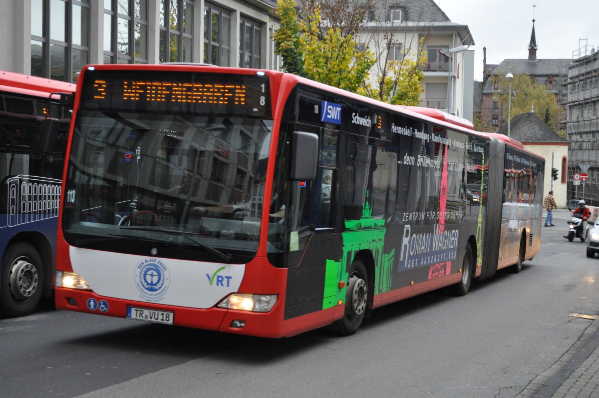 TR-VU 18 in Trier am Porta Nigra. Aufgenommen am 07.11.2013.
