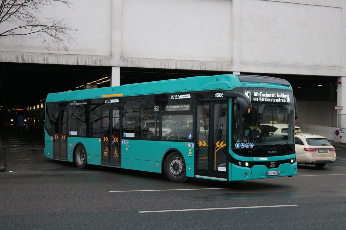Transdev Rhein Main Ebusco Elektrobus Wagen 4506 am 21.12.20 in Frankfurt am Main Nordwestzentrum