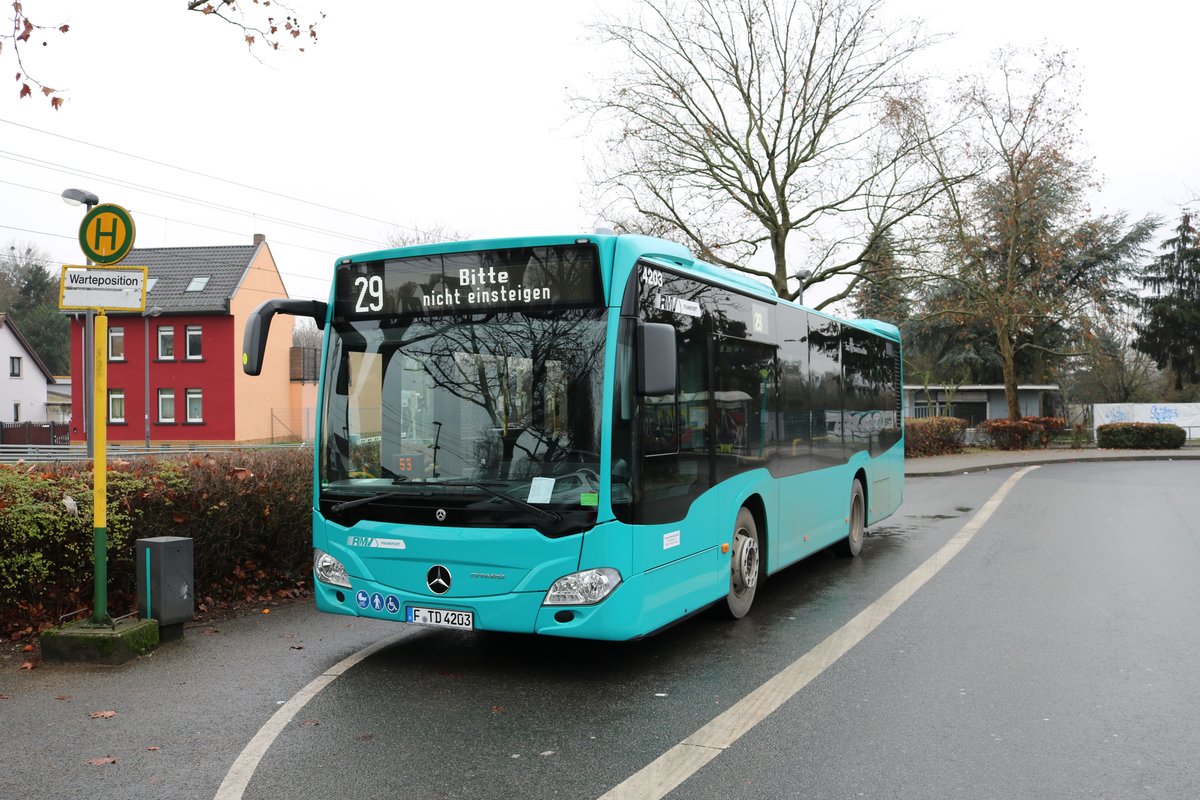 Transdev Rhein Main Mercedes Benz Citaro K Wagen 4203 am 21.12.20 in Frankfurt am Main Kalbach