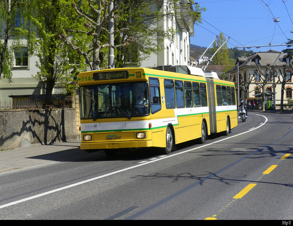 TransN - NAW Trolleybus  Nr.114 unterwegs in der Stadt Neuchâtel am 24.04.2021