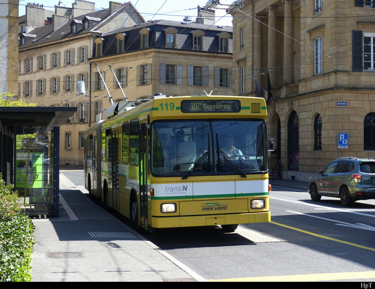 TransN - NAW Trolleybus  Nr.119 unterwegs in der Stadt Neuchâtel am 24.04.2021