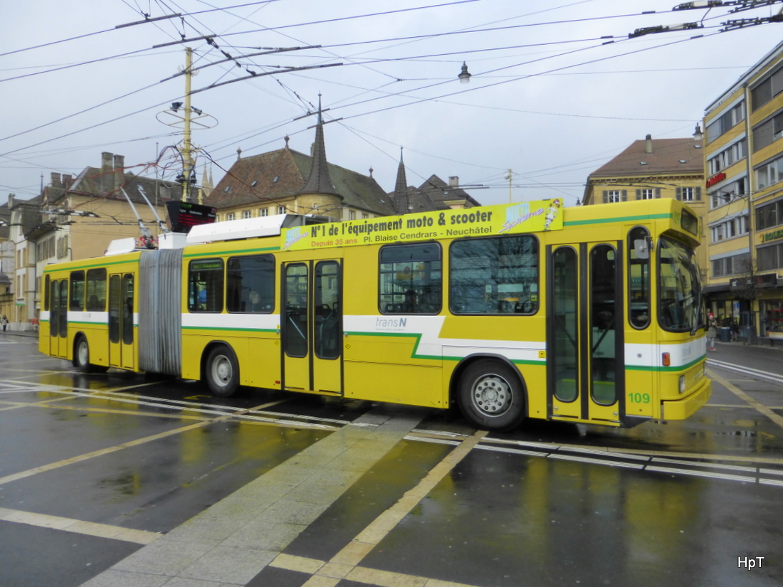 TransN Neuchâtel - Trolleybus Nr.109 unterwegs auf der Linie 107 in der Stadt Neuchâtel am 07.02.2015