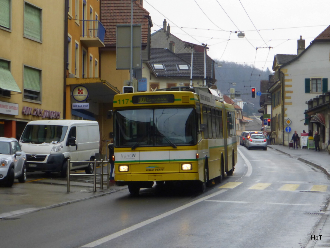 TransN Neuchâtel - Trolleybus Nr.117 unterwegs auf der Linie 101 in Peseux am 07.02.2015