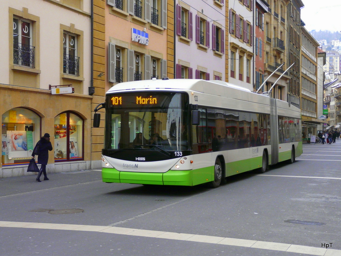 TransN Neuchâtel - Trolleybus Nr.133 unterwegs auf der Linie 101 in der Stadt Neuchâtel am 07.02.2015