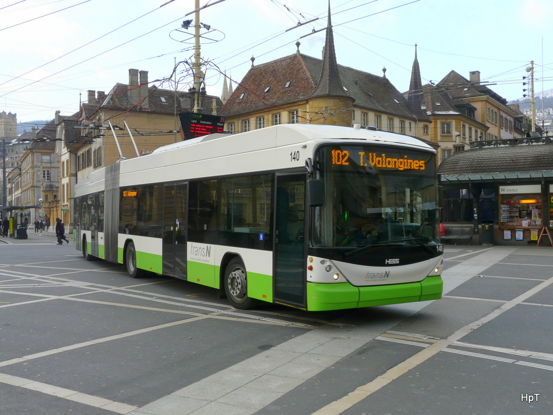 TransN Neuchâtel - Trolleybus Nr.140 unterwegs auf der Linie 102 in der Stadt Neuchâtel am 07.02.2015