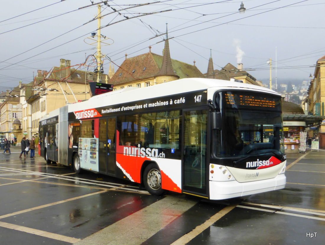 TransN Neuchâtel - Trolleybus Nr.147 unterwegs auf der Linie 102 in der Stadt Neuchâtel am 14.02.2015