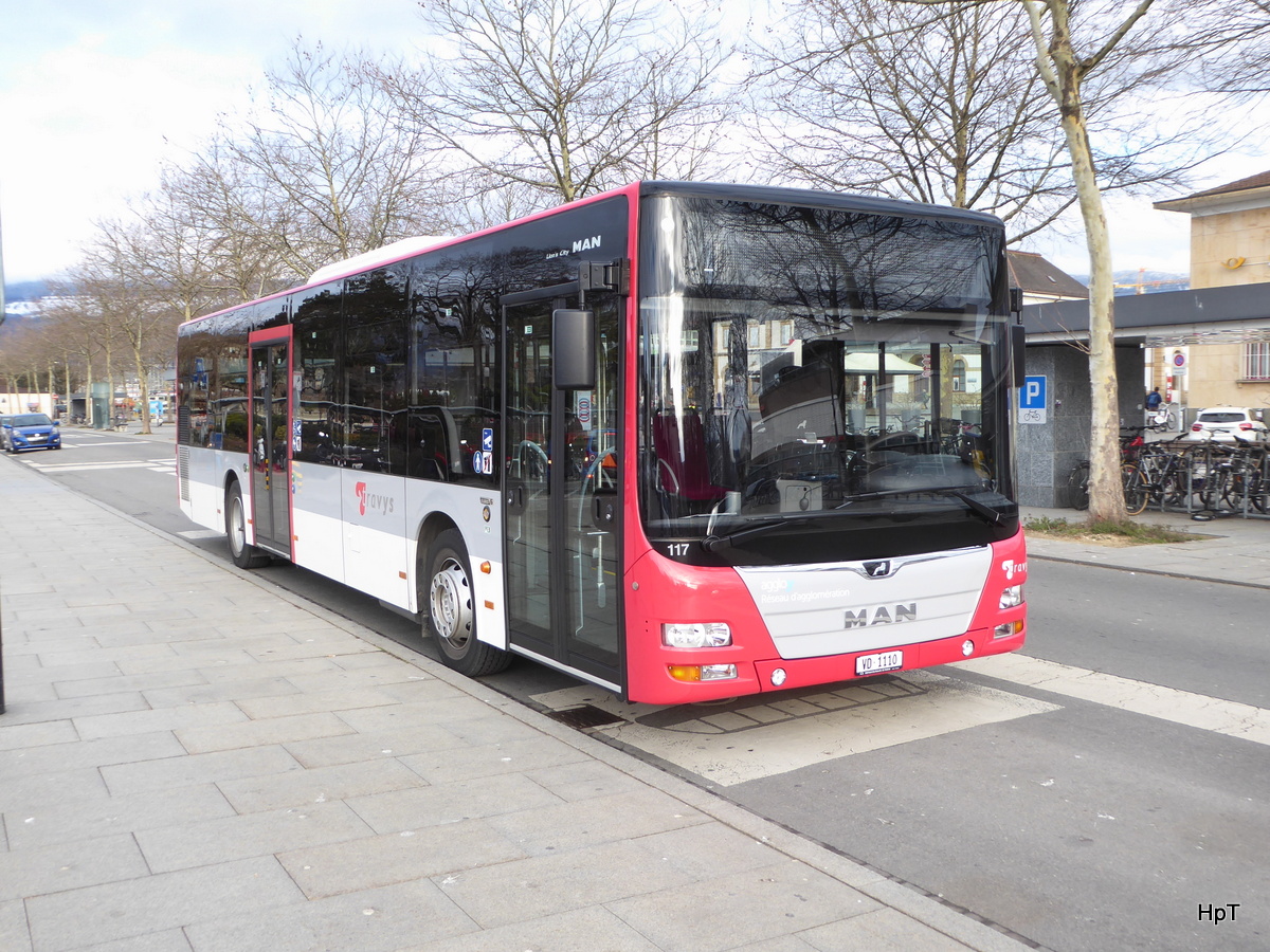 travys - MAN Lion`s City  VD  1110 in bei den Bushaltestellen vor dem Bahnhof in Yverdon les Bains am 10.02.2018