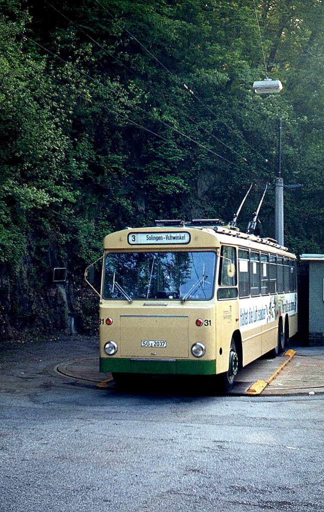 TS 2 31 der Stadtwerke Solingen auf der bekannten Drehscheibe im Stadtteil Burg um 1980