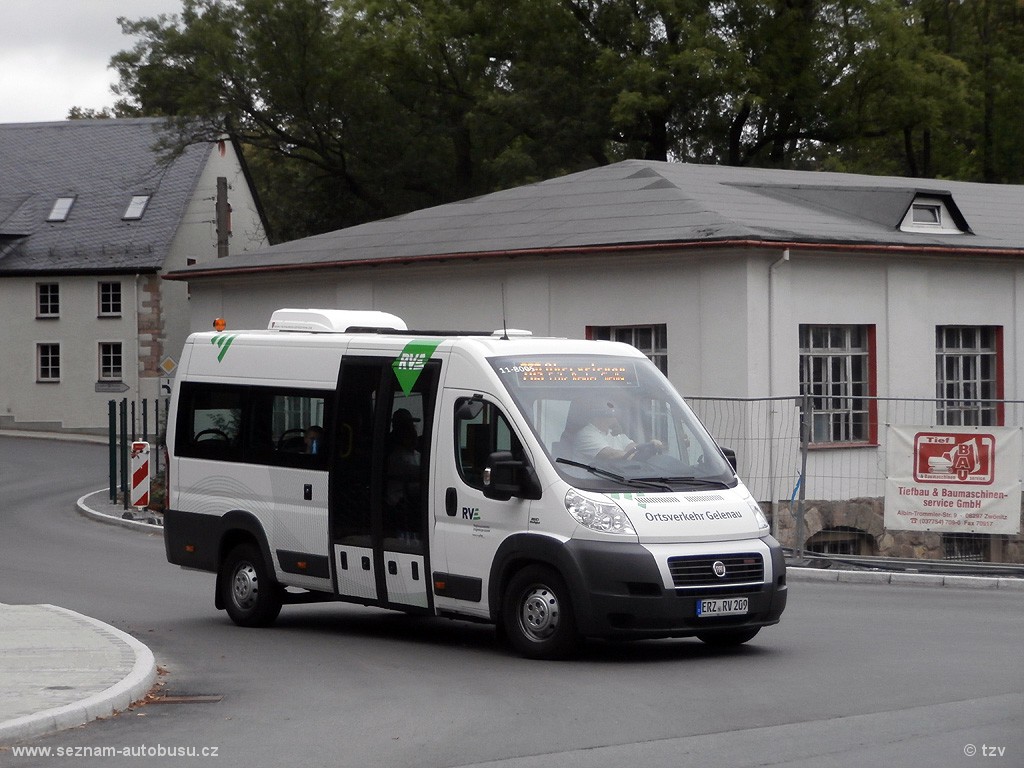 TS City Shuttle auf der Ortsverkehrlinie 209 in Gelenau. (16.9.2013)