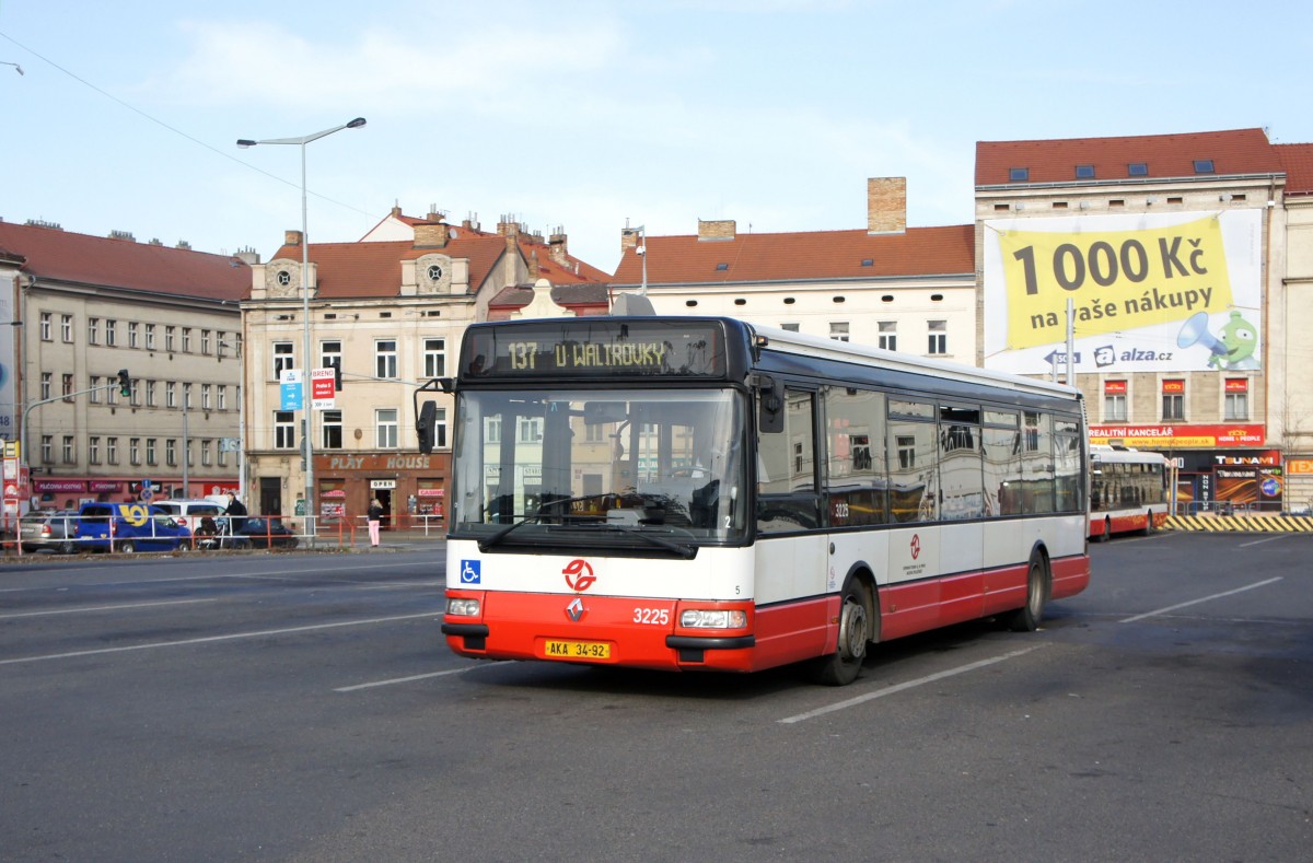 Tschechische Republik / Stadtbus Prag: Karosa-Renault CityBus 12M - Wagen 3225, aufgenommen im März 2015 an der Haltestelle  Anděl  in Prag.