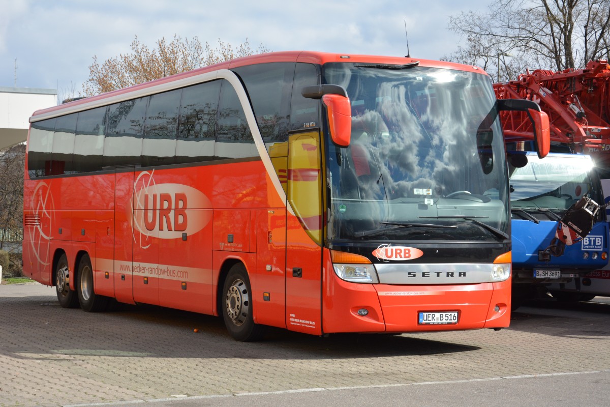 UER-B 516 (Setra S 416 HDH / URB) steht am 06.04.2015 auf dem Rastplatz an der A 115 in Berlin.
