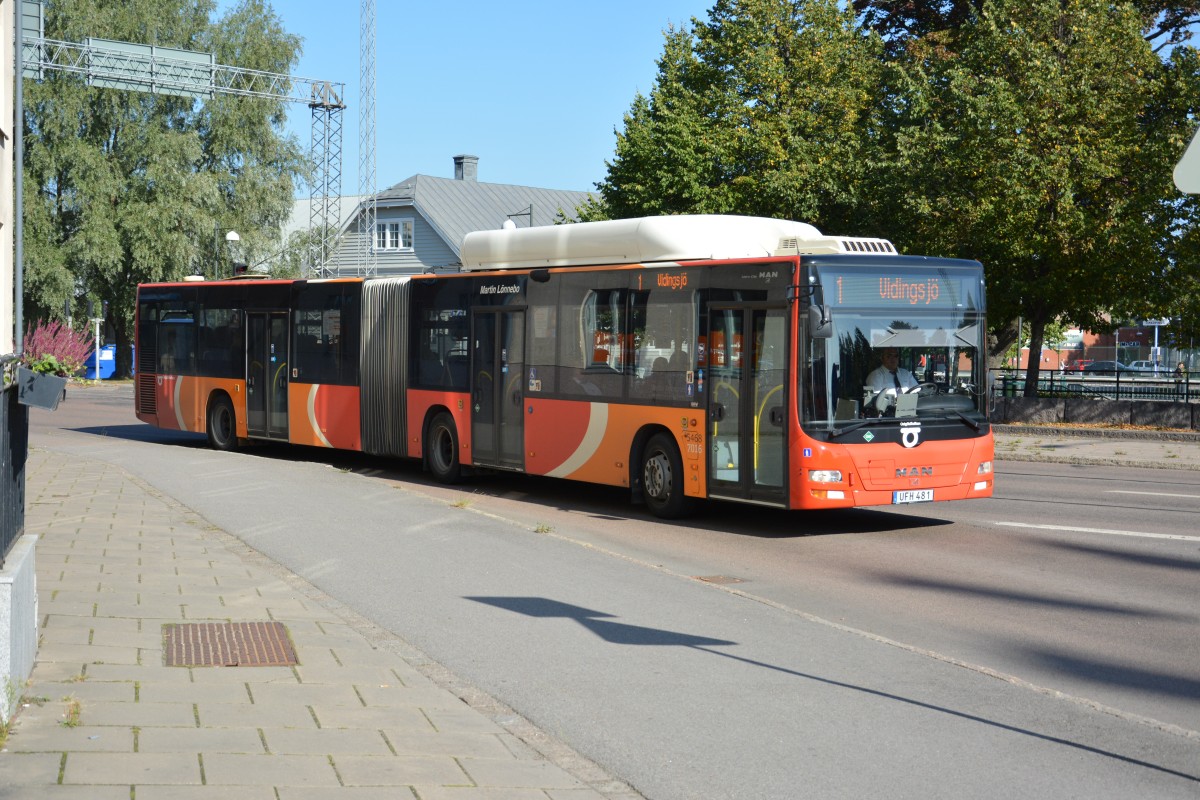 UFH 481 auf der Linie 1 am Hauptbahnhof Linköping am 11.09.2014.