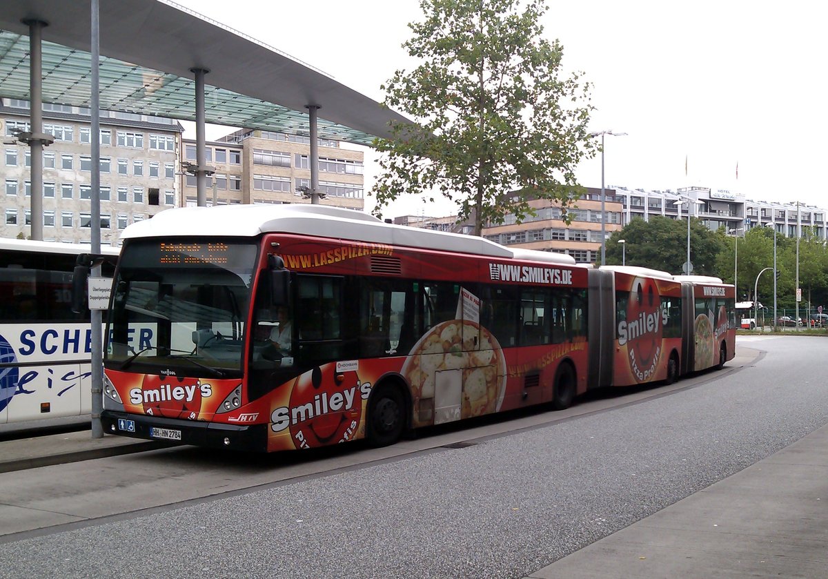 Van Hool AGG 300 aufgenommen am ZOB in Hamburg am 16.07.2015