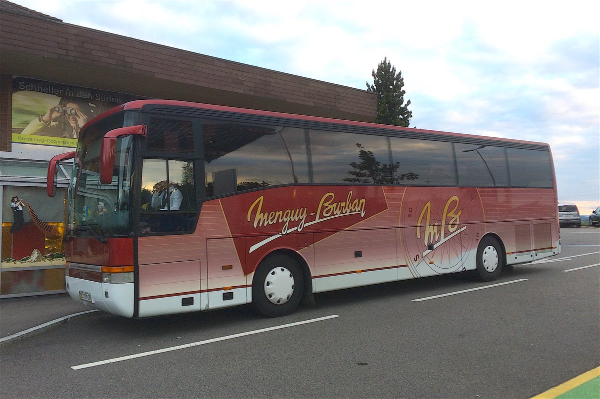 van Hool Alicron ex-Menguy-Burtan, près de Berne mai 2016

Plus de photos sur : https://www.facebook.com/AutocarsenSuisse/