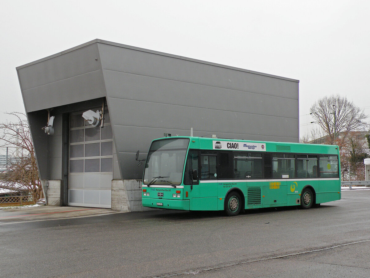 Van HOOL Bus der Margarethenbus AG steht am 29.01.2010 auf dem Hof der Garage Rankstrasse.
