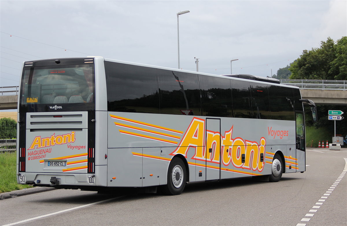 van Hool EX Antoni (F), près de Berne juin 2016

Plus de photos sur : https://www.facebook.com/AutocarsenSuisse/ 
