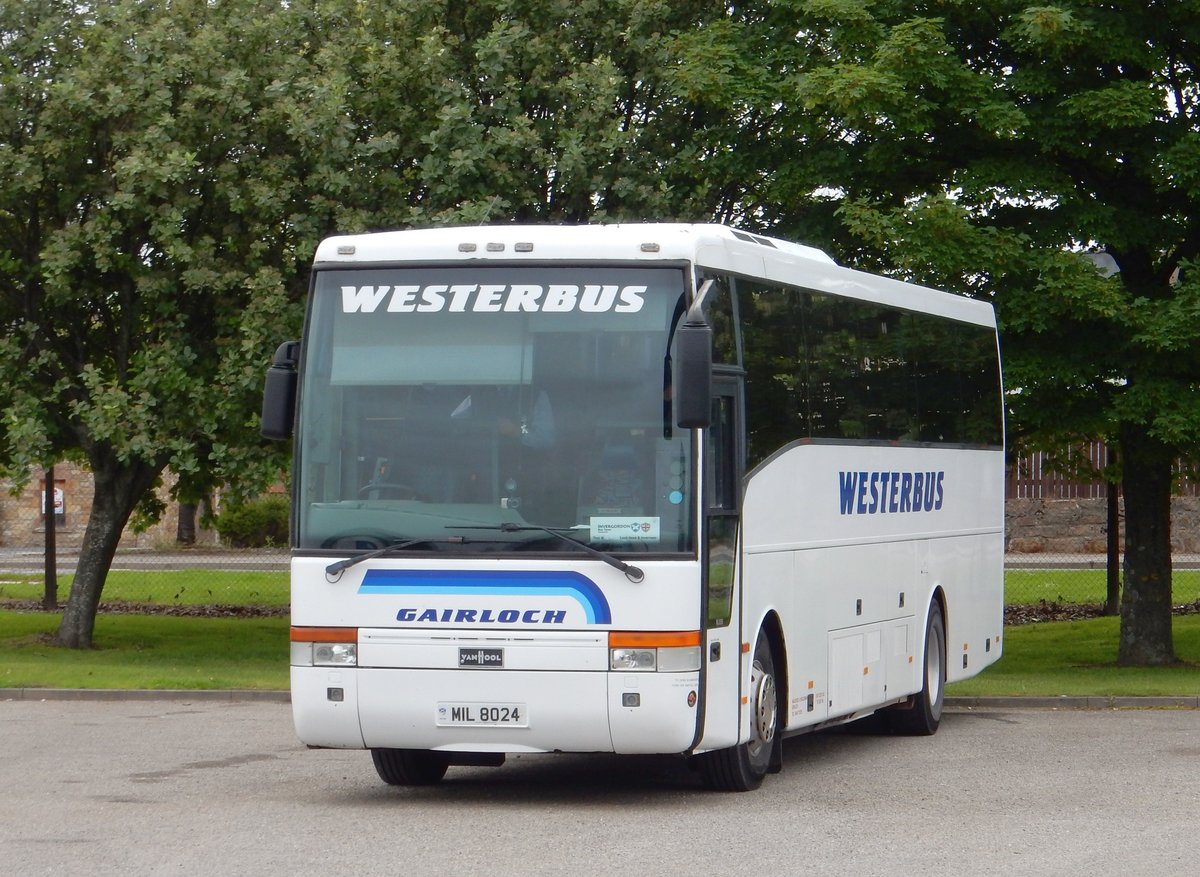 Van Hool Reisebus in Invergordon am 12.06.19
