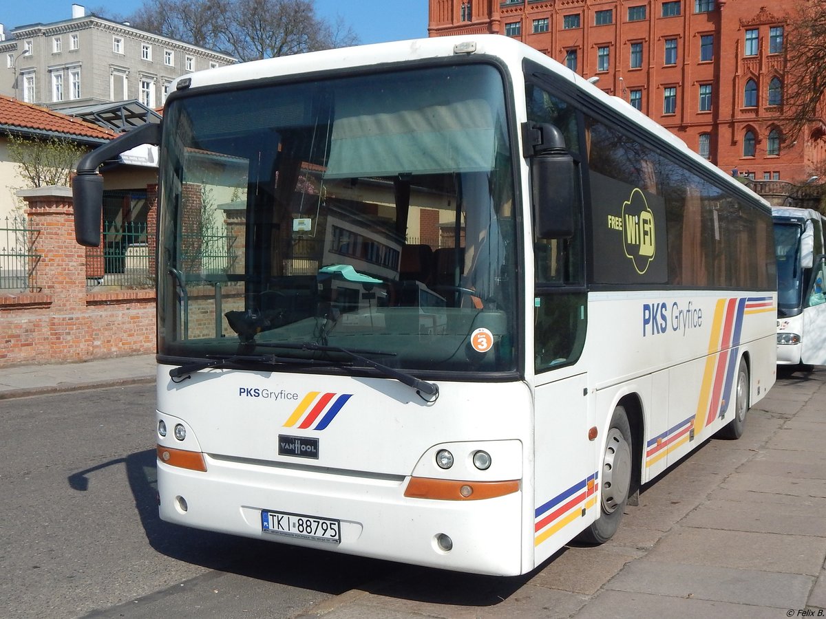 Van Hool T915 CL von PKS Gryfice aus Polen in Stettin am 18.04.2018