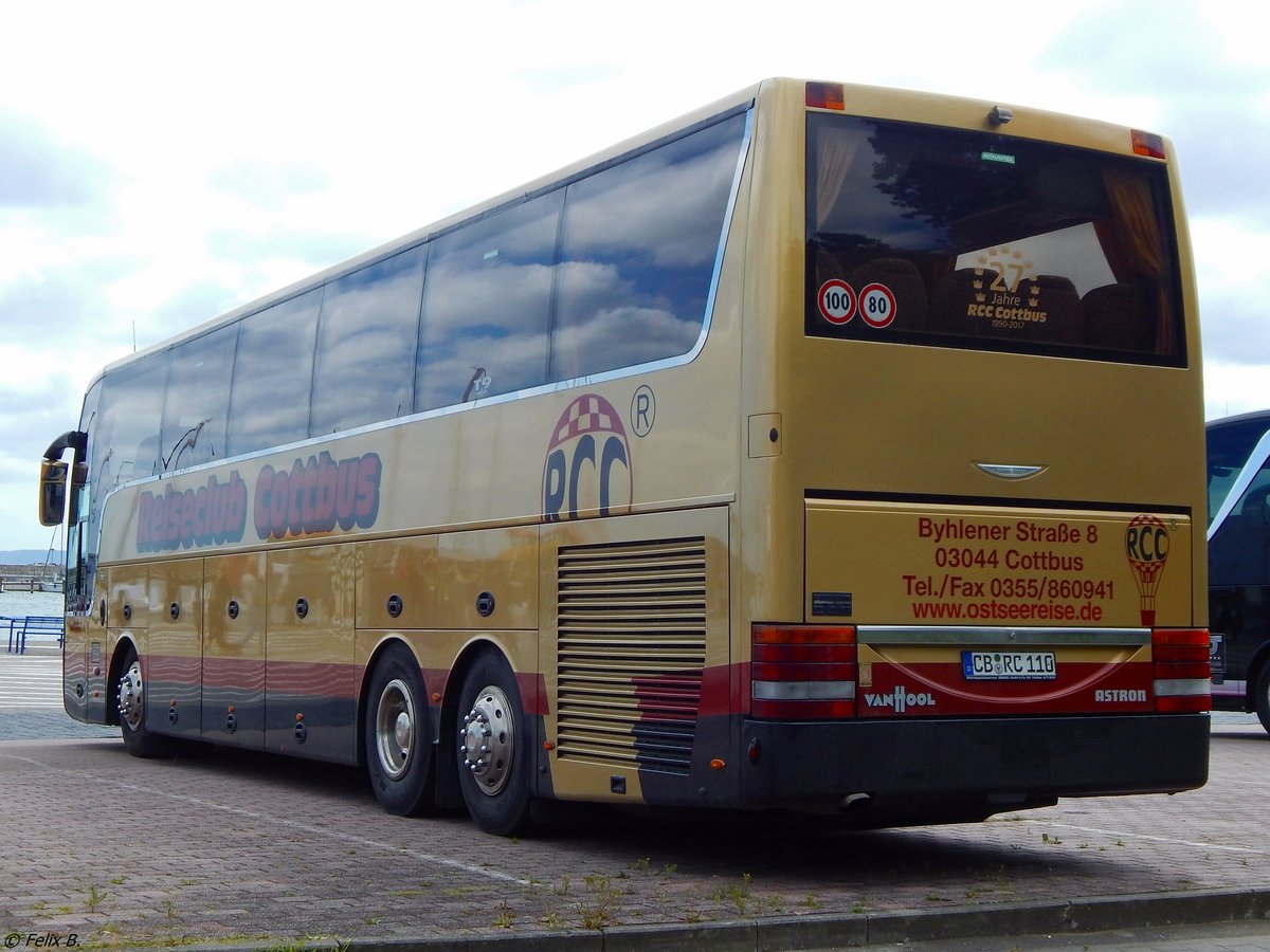 Van Hool T916 vom Reiseclub Cottbus aus Deutschland im Stadthafen Sassnitz am 13.07.2017