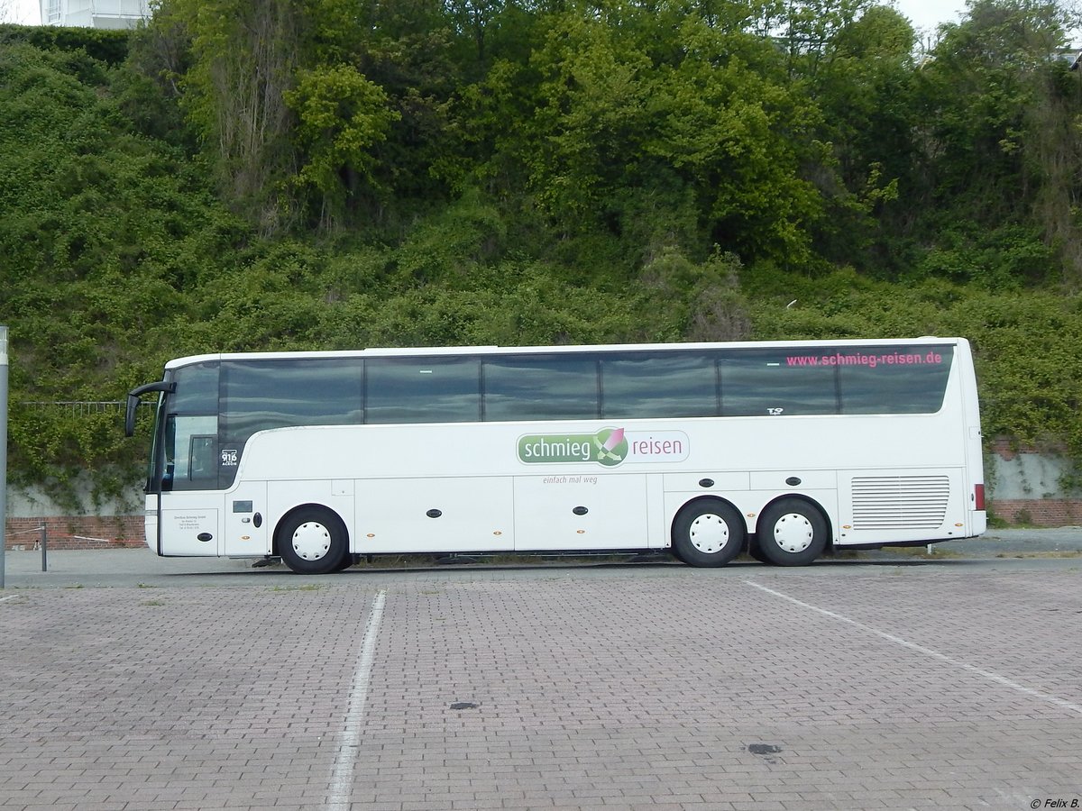 Van Hool T916 von Schmieg Reisen aus Deutschland im Stasthafen Sassnitz am 12.05.2016